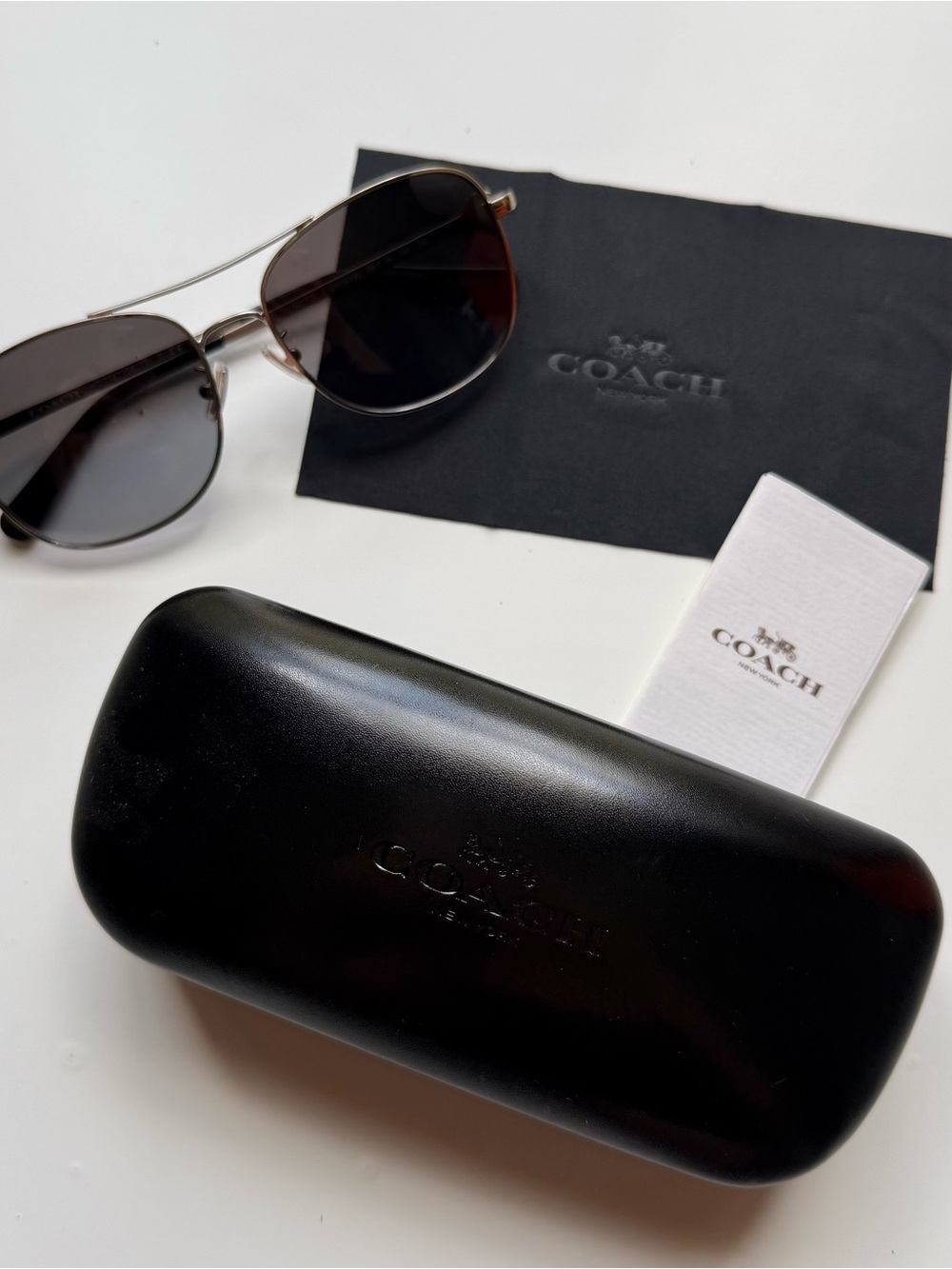 ❤️ COACH Women's Aviator Sunglasses  Model HC7127 Light gray / Black